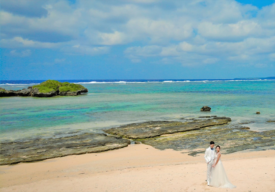 西表島・沖縄　フォトウェディング・挙式前撮影・結婚写真　星砂の浜
