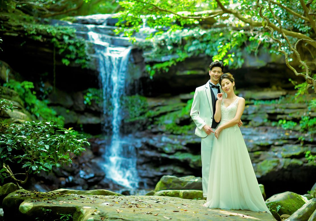 西表島・沖縄　フォトウェディング・挙式前撮影・結婚写真　クーラの滝