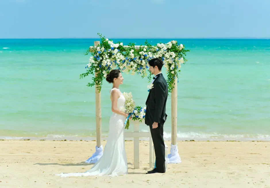 八重山諸島(離島)挙式風 セレモニーフォトウェディング|二人挙式・セレモニー・フォトウェディング はいむるぶし小浜島ビーチ