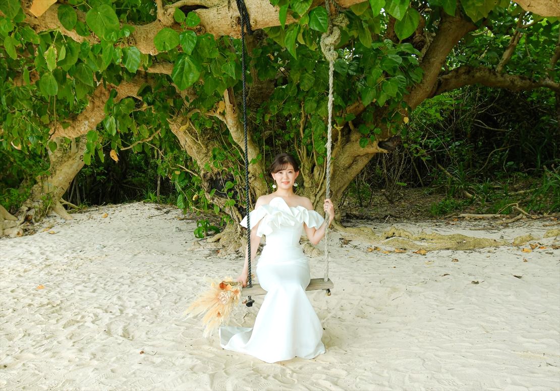 竹富島フォトウェディング　カイジ浜ブランコ