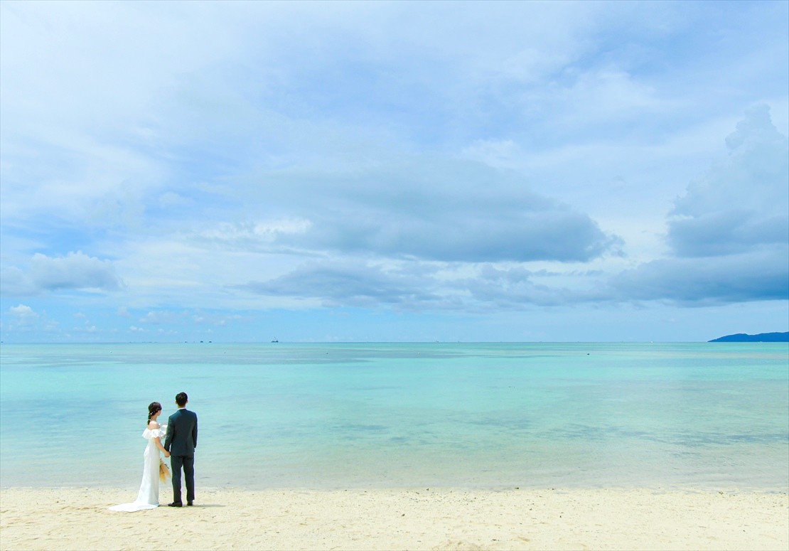 竹富島フォトウェディング　竹富島コンドイビーチを望む