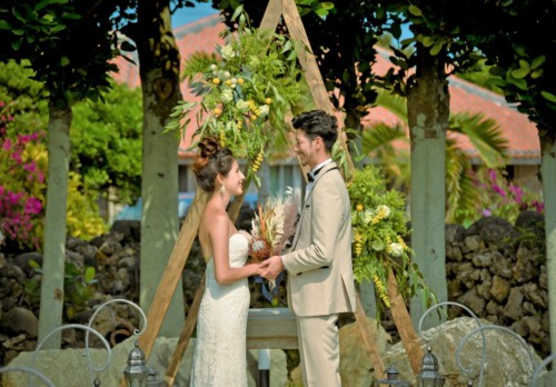 琉球ガーデン トライアングル・アーチ装飾① 石垣島フォトウエディング 琉球ガーデン トライアングル・アーチ装飾①
