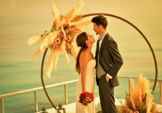 サンセット・クルージング船上⑨アーチ装飾 石垣島フォトウェディング サンセット・クルージング船上⑨アーチ装飾