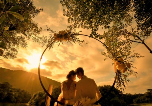 パイヌマヤ・マングローブ⑩アーチ装飾サンセット 西表島フォトウェディング パイヌマヤ・マングローブ⑩アーチ装飾サンセット